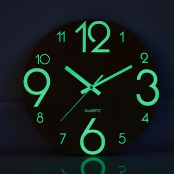 Medinis Sieninis Laikrodis Šviesos Numeris Kabo Laikrodžiai Ramioje Tamsoje Švytinčiomis Sieniniai Laikrodžiai Šiuolaikinės Laikrodžiai, Papuošalai Kambarį