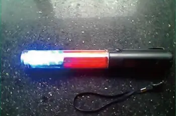 Įkrovimo Stiliaus OutdoorDouble Spalva Mirksi Saugos Daug funkcinių LED Eismo žibintuvėlis baton 26cm ilgis magnetas apačioje