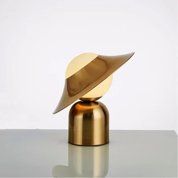 Kūrybos Personažas Modeliavimo LED Stalo lempa Skrybėlę Kilnojamojo Miegamojo, Svetainės Stalas šviesos Aukso Metalo Vaikų dovanos, Namų Puošybai