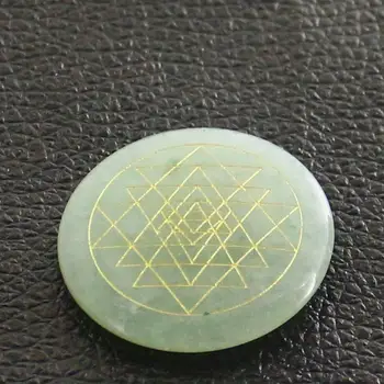 Natūralių Kristalų 7-spalva Chakra Ornamentu Graviruoti Geometrinis Trikampio Modelis Šri Yantra Jogos, Reiki Meditacija Prop Namuose Papuošti